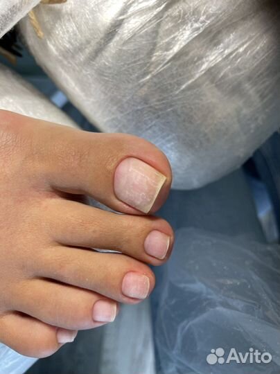 Маникюр и педикюр