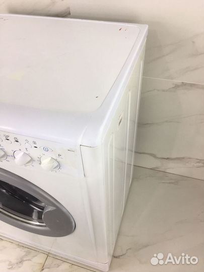 Стиральная машина бу Indesit WIL102