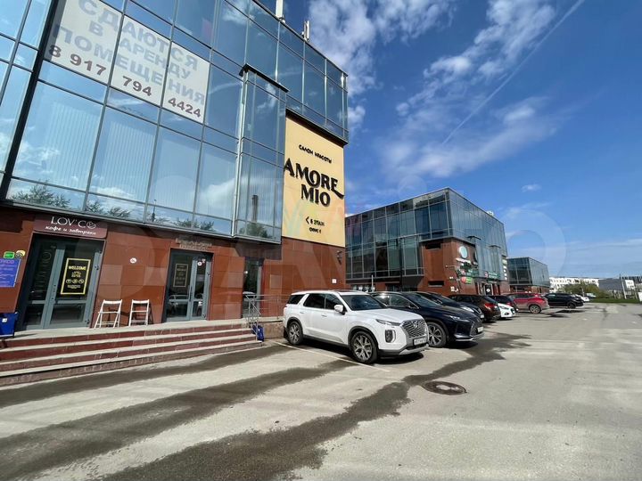 Торговое помещение 558м2 бизнес-центр Треугольник