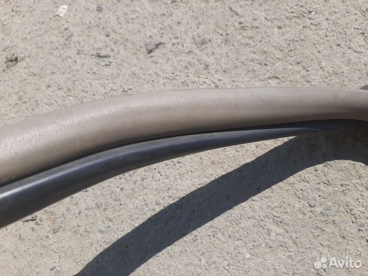 Уплотнитель двери передний правый Camry 30 2azfe