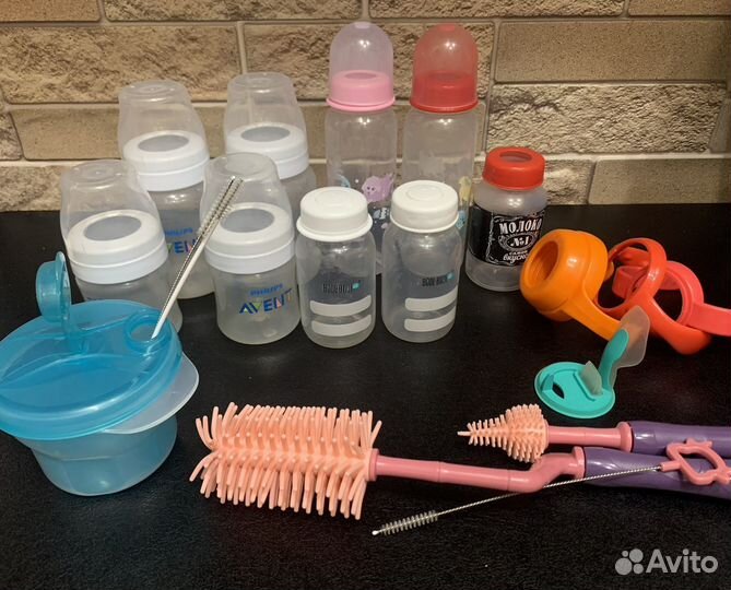 Бутылочки и аксессуары для кормления малыша
