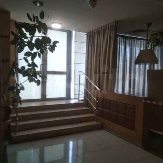 Торговое помещение 200 кв.м., Каховка ул., 27