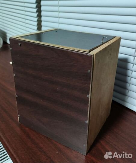 Гнездовые домики для корелл и волнистых попугаев