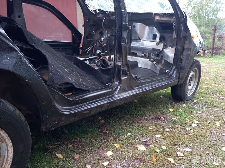 Правая четверть LADA granta