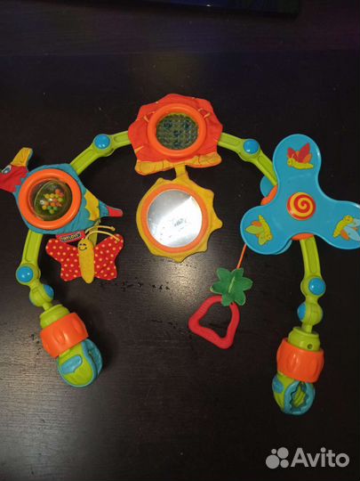 Дуга с игрушками
