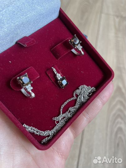 Комплект серьги и подвеска