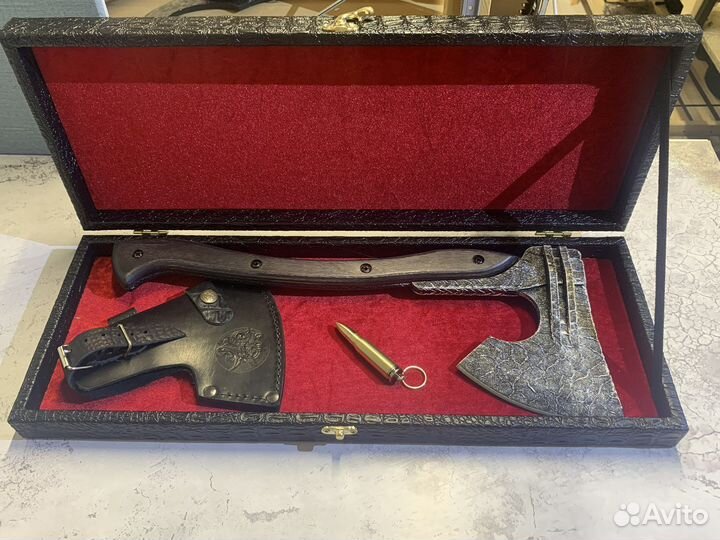 Топор на подарок в кейсе и с чехлом кожаным