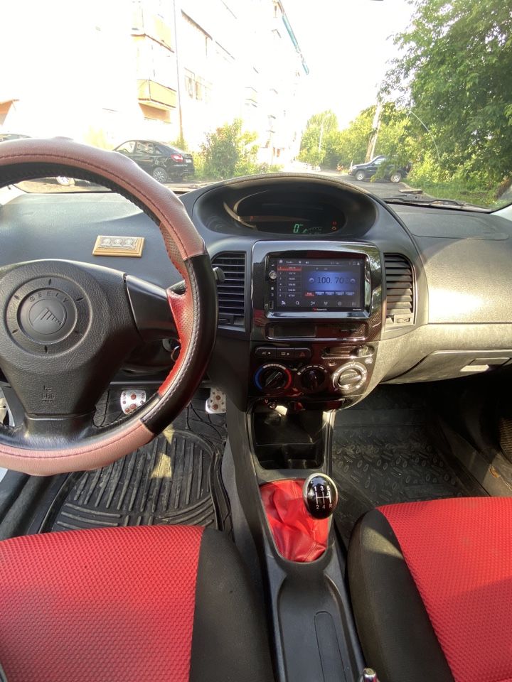 Geely MK Cross: фото владельца