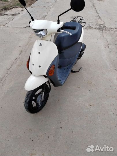 Скутер Suzuki lets4