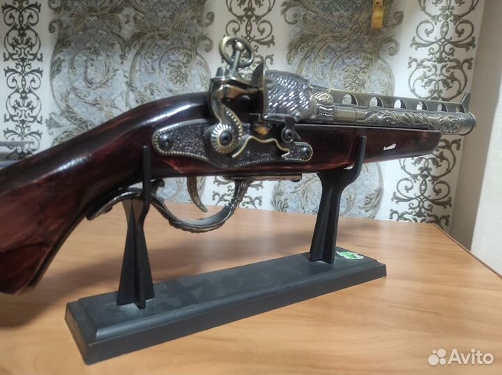 Зажигалка сувенир Пистолет