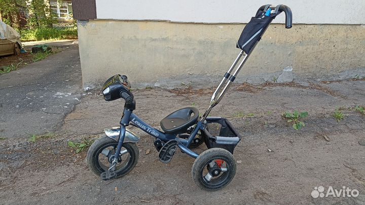 Детский трехколесный велосипед