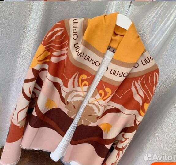 Палантин новый Liu jo