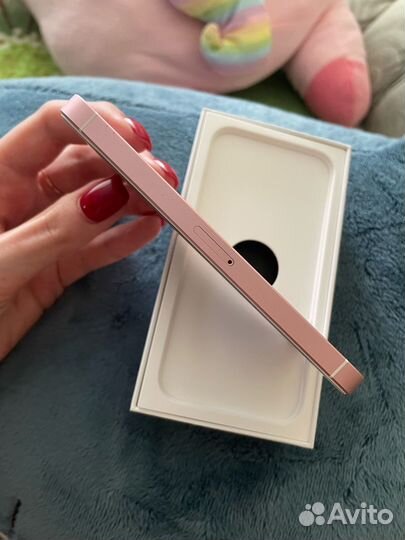 iPhone SE, 32 ГБ