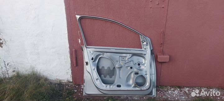 Двери на volkswagen polo левые передний, задний