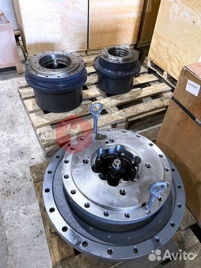 Бортовой редуктор Komatsu PC210LC-8