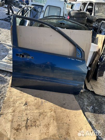 Передняя правая дверь Mitsubishi Lancer 9