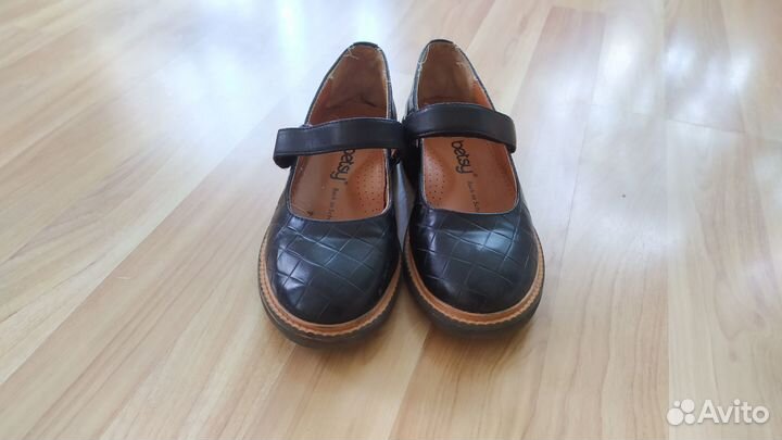 Туфли для девочки. 33 размер
