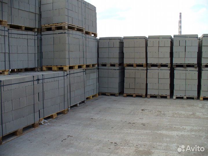 Рабочий на производство керамзитобетонных блоков