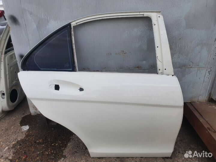 Дверь задняя правая Mercedes benz C-Class W204