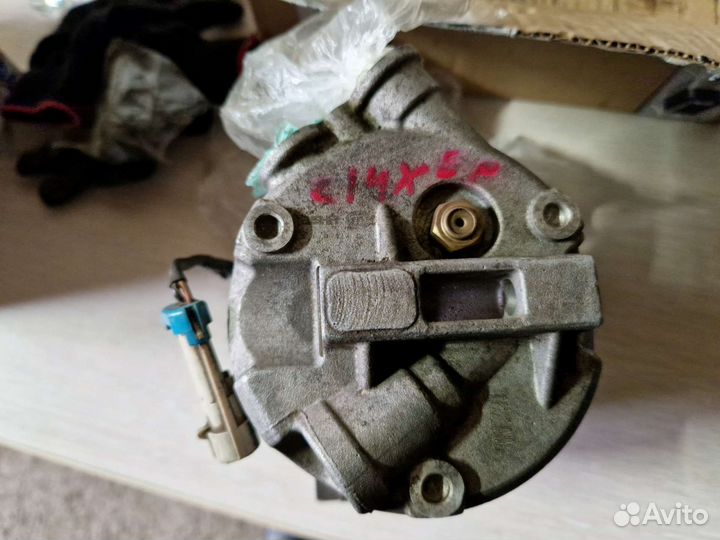 Компрессор кондиционера Opel Corsa D