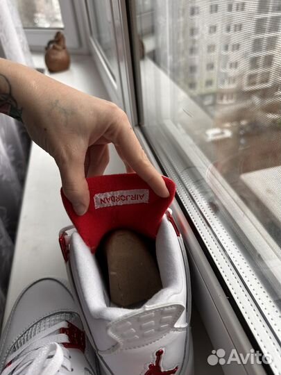 Nike air jordan 4 retro metallic red