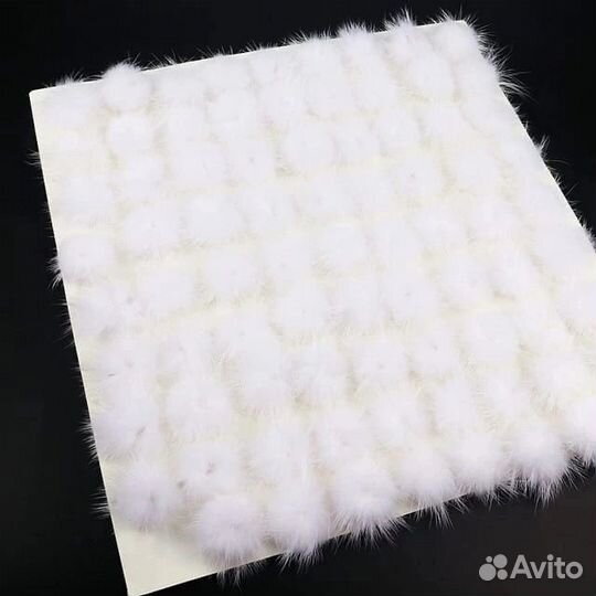 Мех норки полоски и помпоны