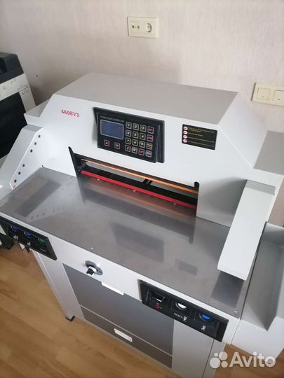 Резак для бумаги гельотинный Bulros 4606V3