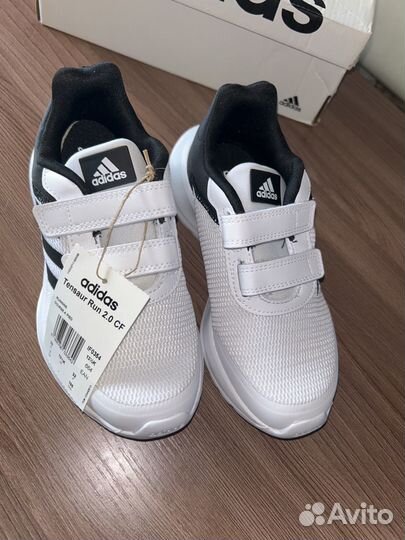 Кроссовки adidas 32 р новые