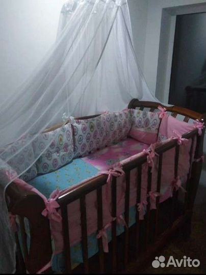 Детская кровать с горизонтальным маятником