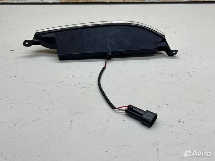 Дефект 1 Mercedes W221 ходовые огни в бампер S65 Amg