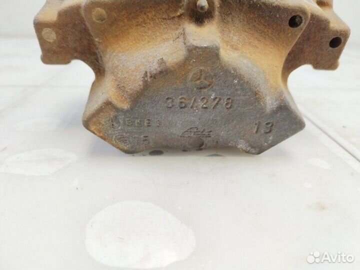 Суппорт задний правый Chrysler Crossfire AN EGX