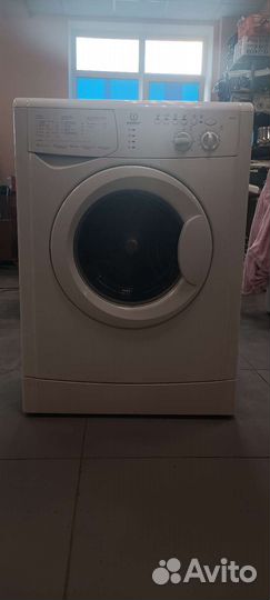 Стиральная машина indesit 5кг/ гарантия 6м