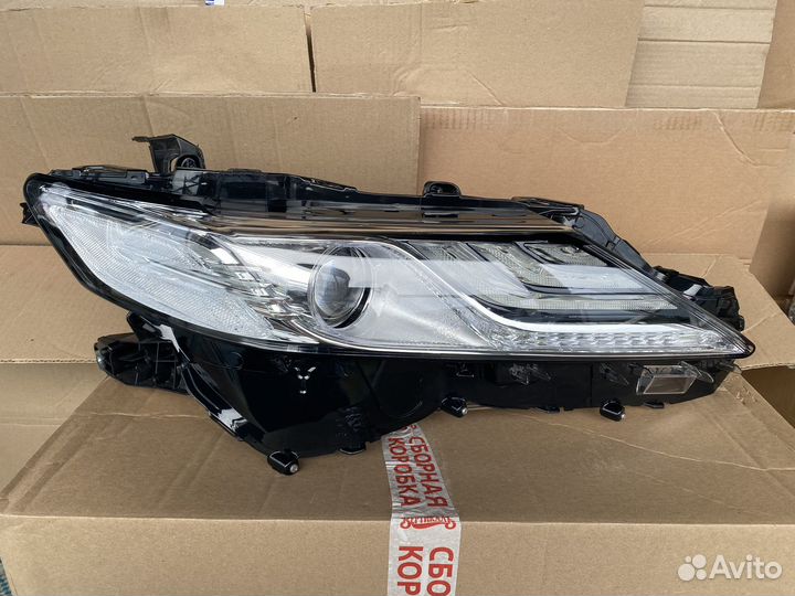 Фара правая Toyota Camry v70
