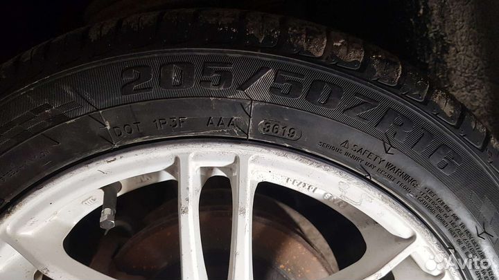 Royal Black Royal Performance 205/50 R16