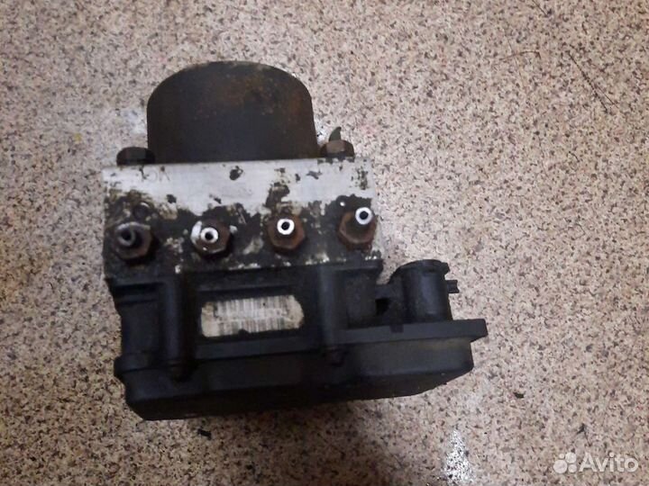 Блок ABS (насос) Nissan Primera P12E 2002-2007