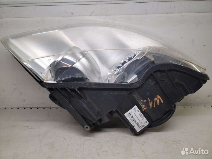 Фара правая VW Touareg 7L6941032B