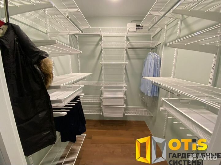 Гардеробная, раздвижные стеклянные двери купе