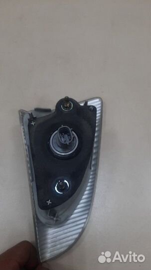 Фонарь заднего хода левый Mitsubishi Diamante