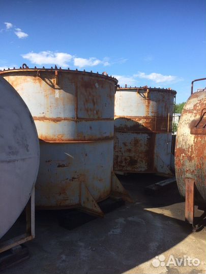 Емкости металлические 7 м3 и 10 м3 бу