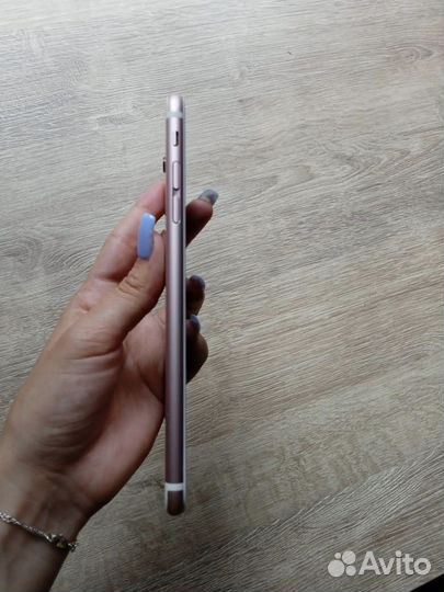 Телефон iPhone 6s