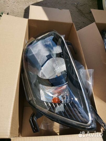 Передние фары Лада Калина 2