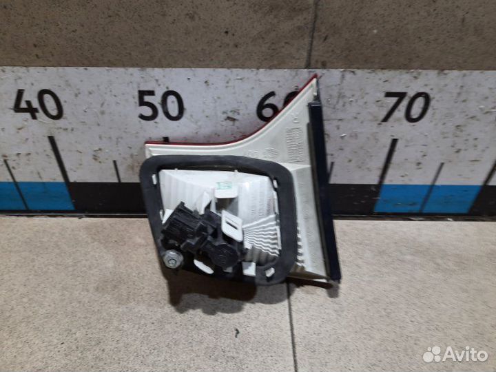 Фонарь задний внутренний правый Audi A4 B7