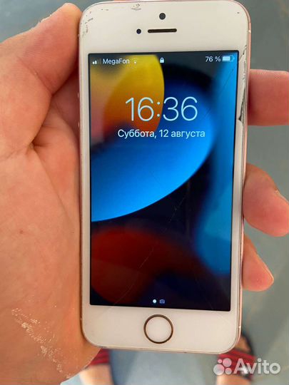 Телефон iPhone se