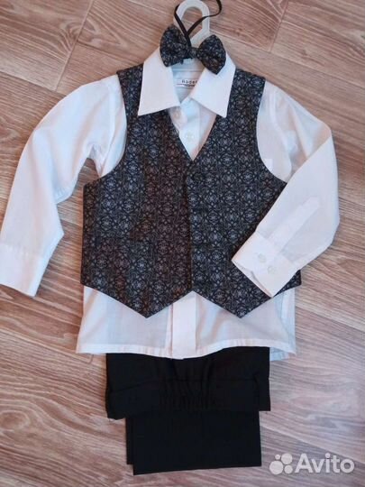 Жилетка, рубашка и брюки