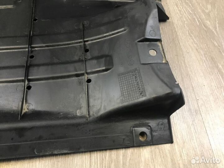 Защита днища правая Hyundai Ix35 LM 2.0 D4HA 2011