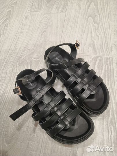Босоножки женские