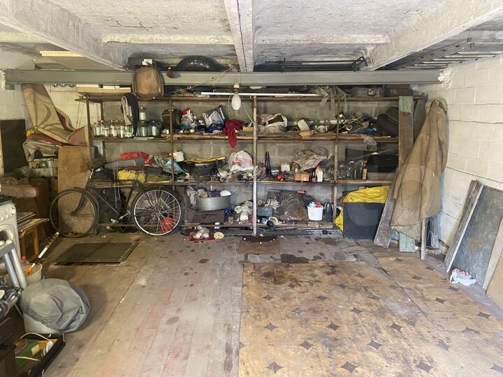 Гараж, > 30 м²