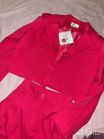 Брючный костюм женский розовый фукция жакет пиджак