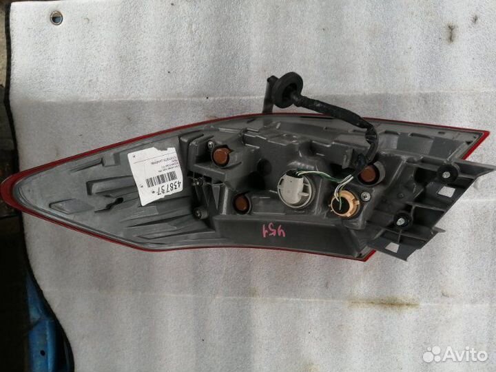 Стоп-сигнал задний левый Nissan Fuga Y51