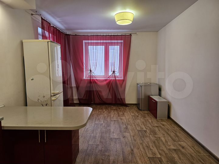 3-к. квартира, 108 м², 2/10 эт.